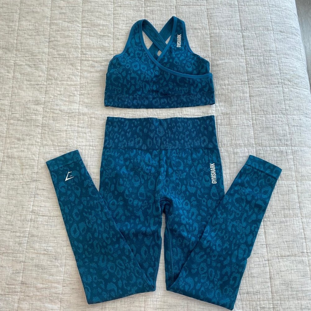 Gymshark Adapt Animal Seamless Sports Bra & Leggings - Teal Green Small